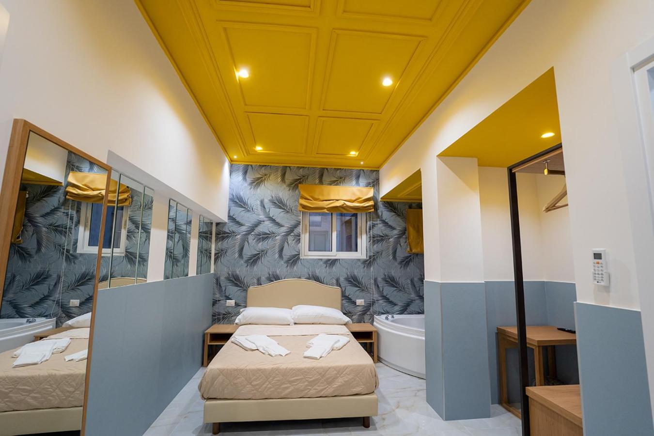 Greros H. Rooms Napoli Centro By Clapa Group Dislocated Hospitality 外观 照片